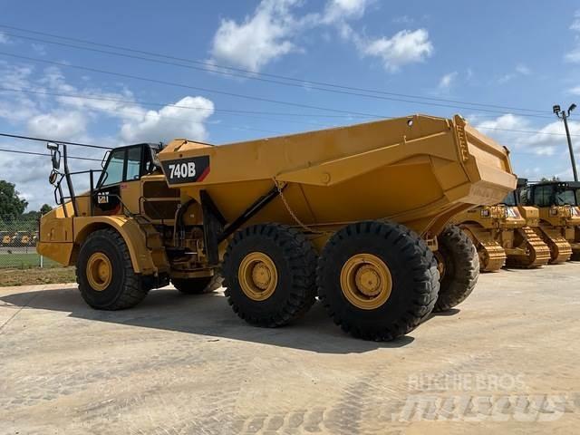 CAT 740B Zglobni damperi