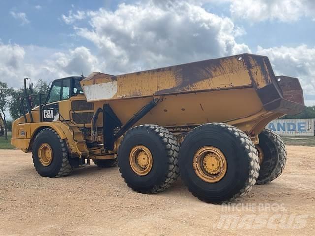 CAT 740B Zglobni damperi