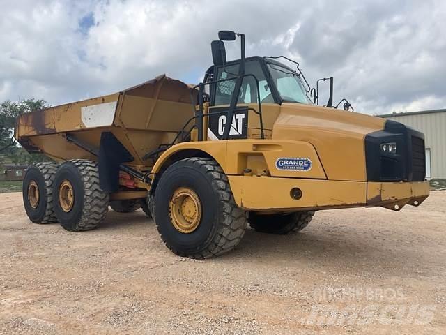 CAT 740B Zglobni damperi