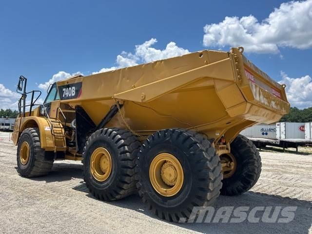 CAT 740B Zglobni damperi