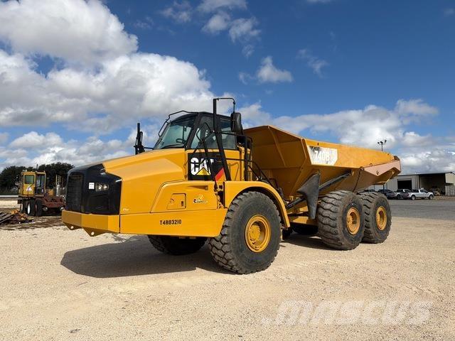 CAT 740B Zglobni damperi