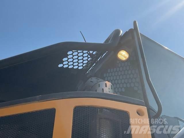 CAT 745 Zglobni damperi