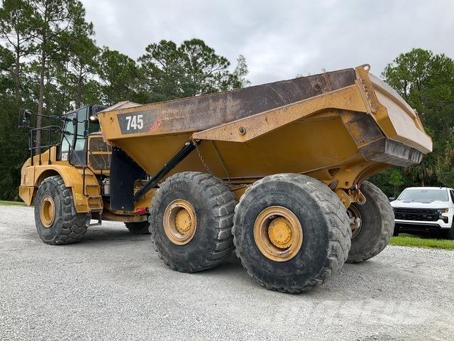 CAT 745 Zglobni damperi
