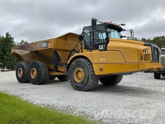 CAT 745 Zglobni damperi
