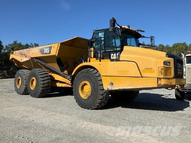 CAT 745 Zglobni damperi