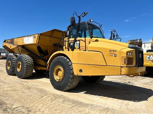 CAT 745C Zglobni damperi