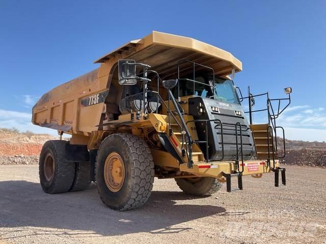 CAT 773F Zglobni damperi