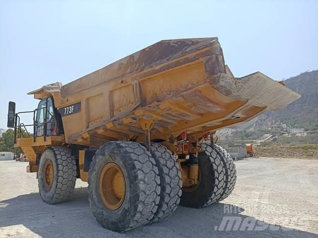 CAT 773F Zglobni damperi