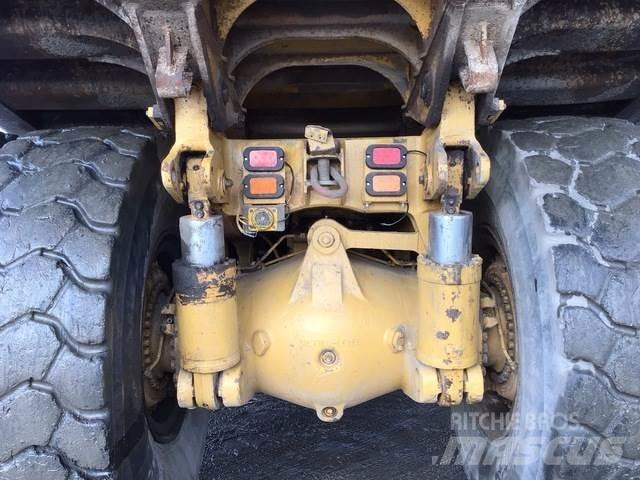 CAT 775B Zglobni damperi