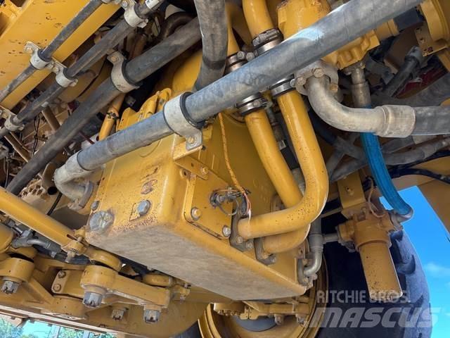 CAT 777 Zglobni damperi