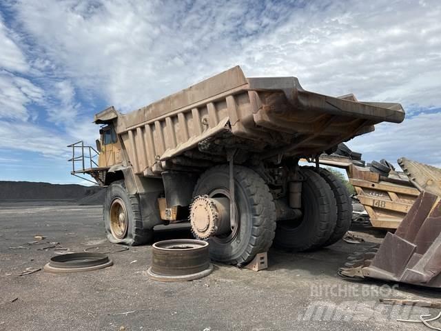 CAT 777B Zglobni damperi