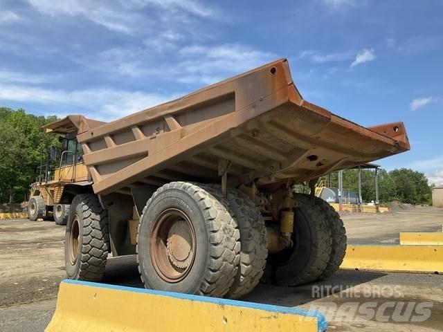 CAT 777D Zglobni damperi