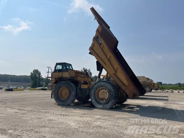CAT 777D Zglobni damperi