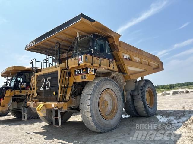 CAT 777D Zglobni damperi