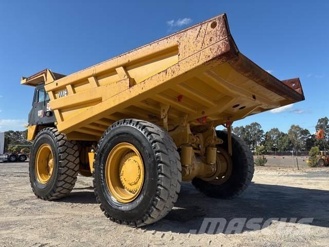 CAT 777E Zglobni damperi