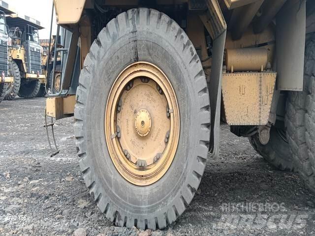 CAT 777E Zglobni damperi