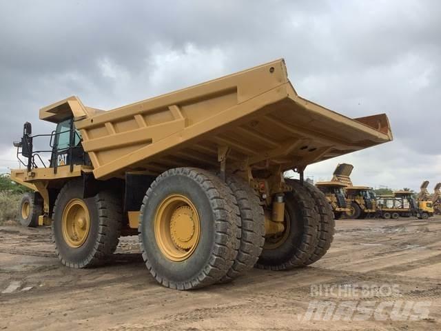 CAT 777F Zglobni damperi