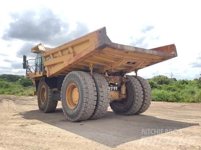 CAT 777F Zglobni damperi