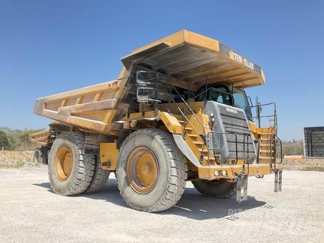 CAT 777F Zglobni damperi