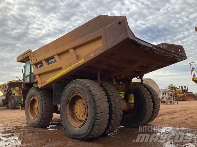 CAT 777F Zglobni damperi