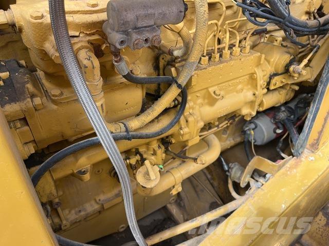 CAT 825C Nabijači zemlje