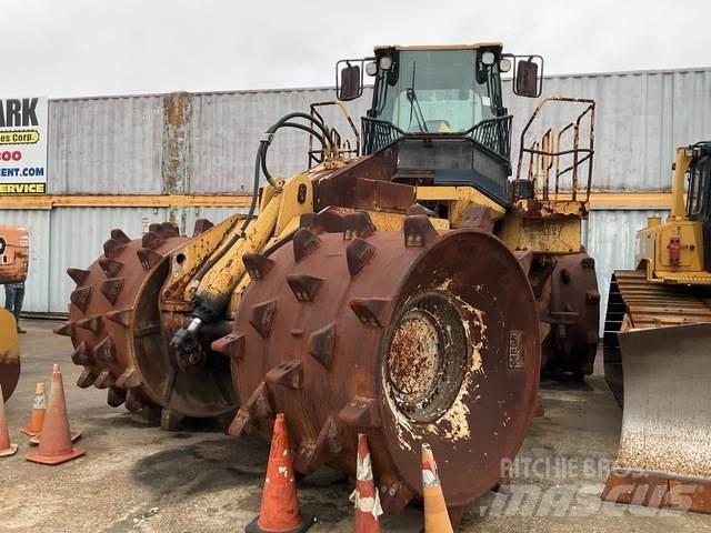 CAT 836G Nabijači zemlje