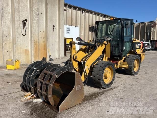 CAT 906M Utovarivači na točkove