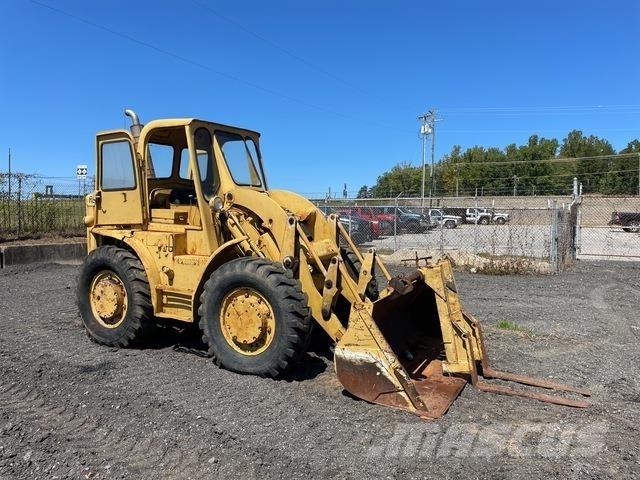 CAT 922 Utovarivači na točkove