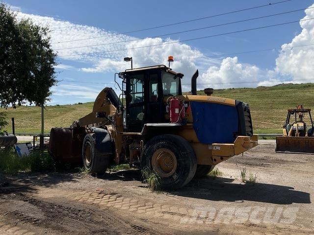 CAT 930M Utovarivači na točkove
