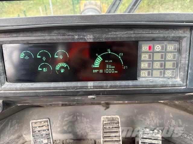 CAT 990 Utovarivači na točkove