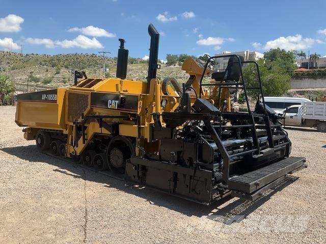 CAT AP-1055B Asfaltni finišeri
