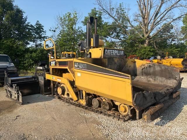 CAT AP-650B Asfaltni finišeri