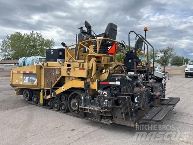 CAT AP1055D Asfaltni finišeri