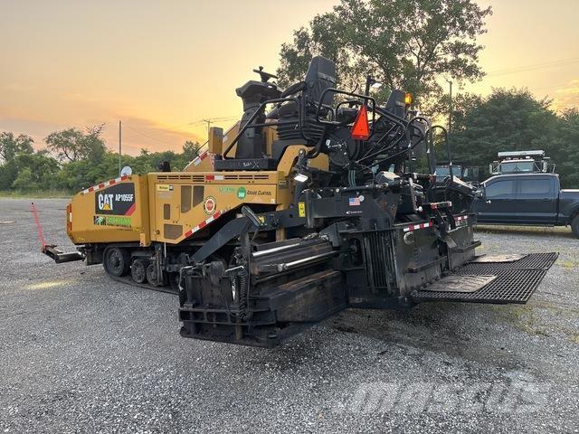 CAT AP1055F Asfaltni finišeri