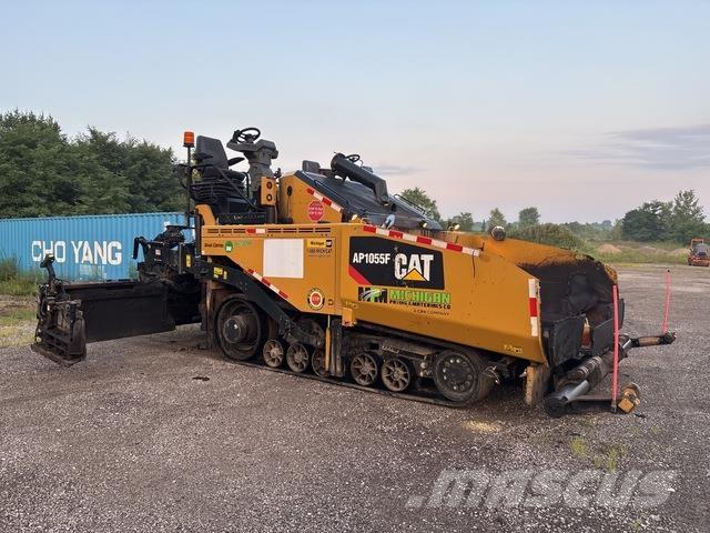 CAT AP1055F Asfaltni finišeri