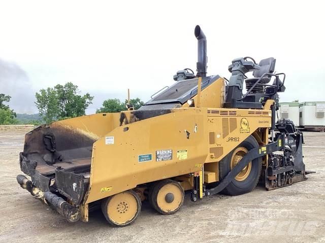 CAT AP600F Asfaltni finišeri