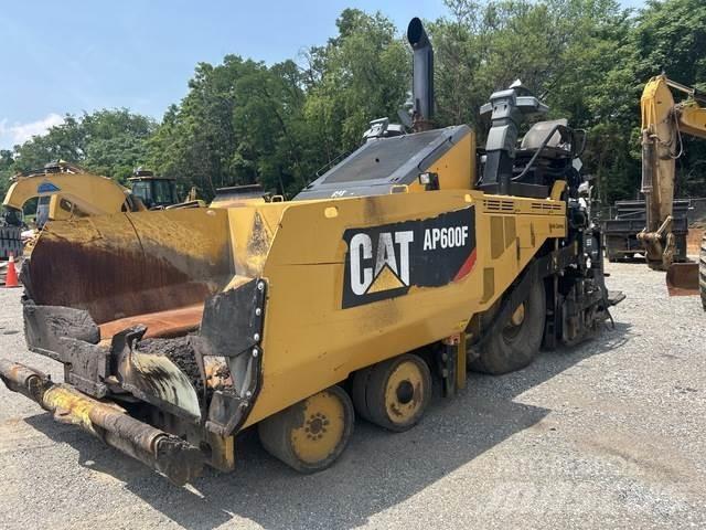 CAT AP600F Asfaltni finišeri