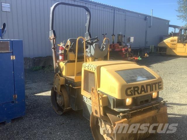 CAT CB-224E Valjci sa duplim bubnjem