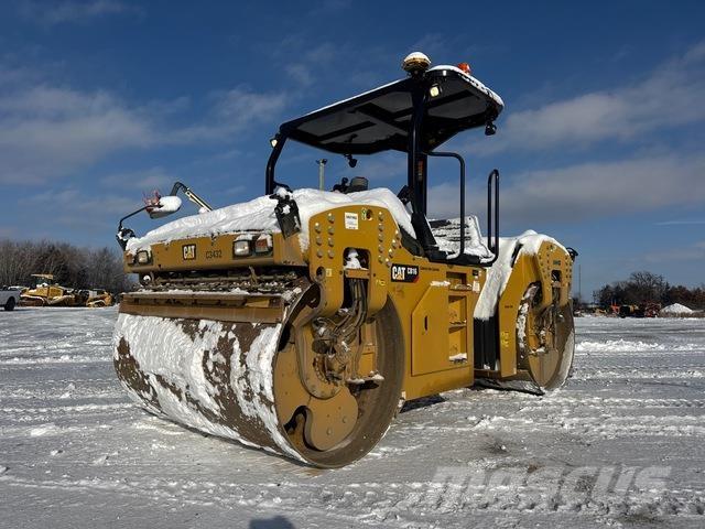 CAT CB16 Valjci sa duplim bubnjem