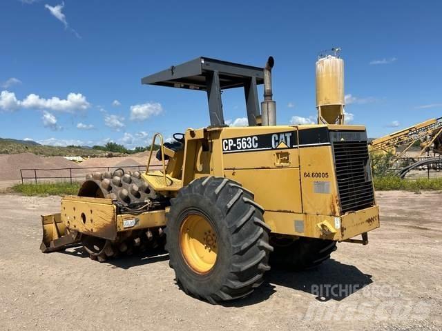 CAT CP-563C Valjci sa jednim bubnjem