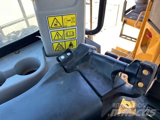 CAT D10T2 Buldožeri guseničari