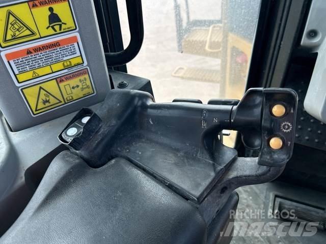 CAT D10T2 Buldožeri guseničari