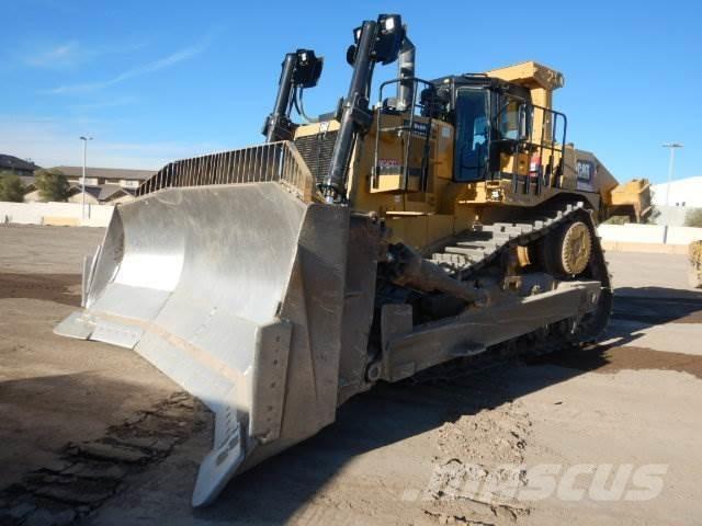 CAT D10T2 Buldožeri guseničari