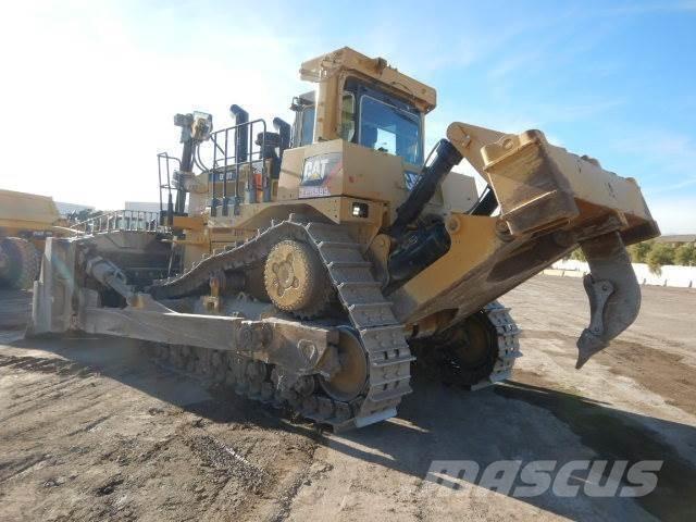 CAT D10T2 Buldožeri guseničari