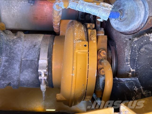 CAT D11 Buldožeri guseničari