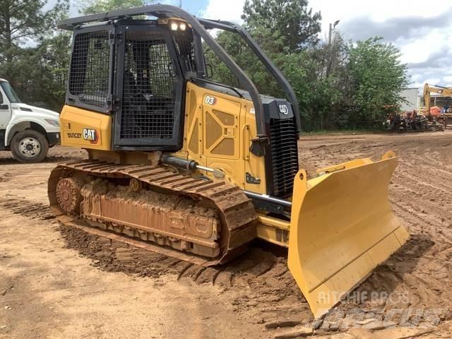 CAT D3 Buldožeri guseničari