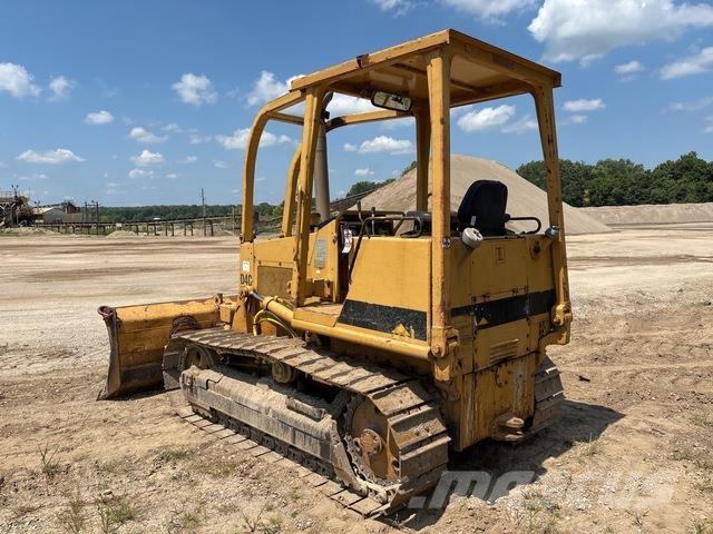 CAT D4C Buldožeri guseničari