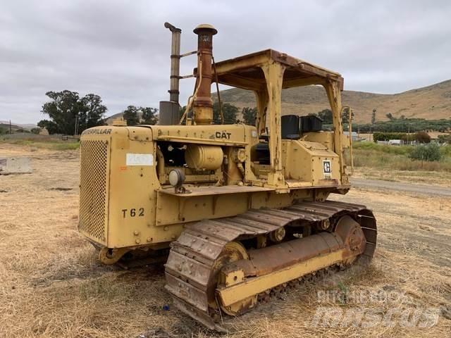 CAT D5B Traktori