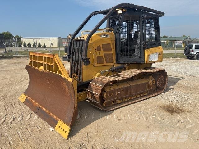 CAT D5K2 XL Buldožeri guseničari