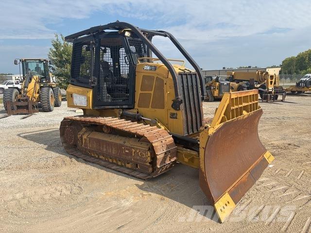 CAT D5K2 XL Buldožeri guseničari